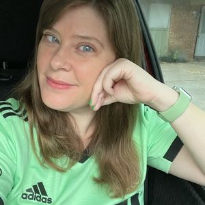 Meet your Posher, Leslie